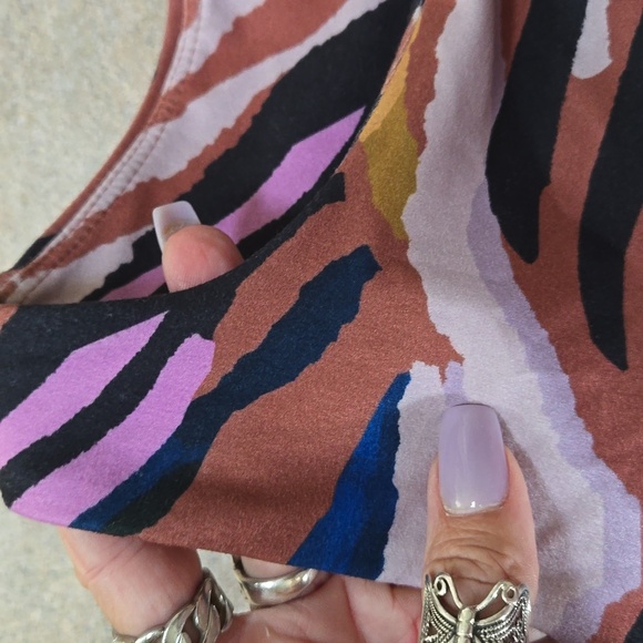 NWT Betsey Johnson Performance Multi-Colored Design Print Sportsbra/Crop Top - Picture 5 of 9